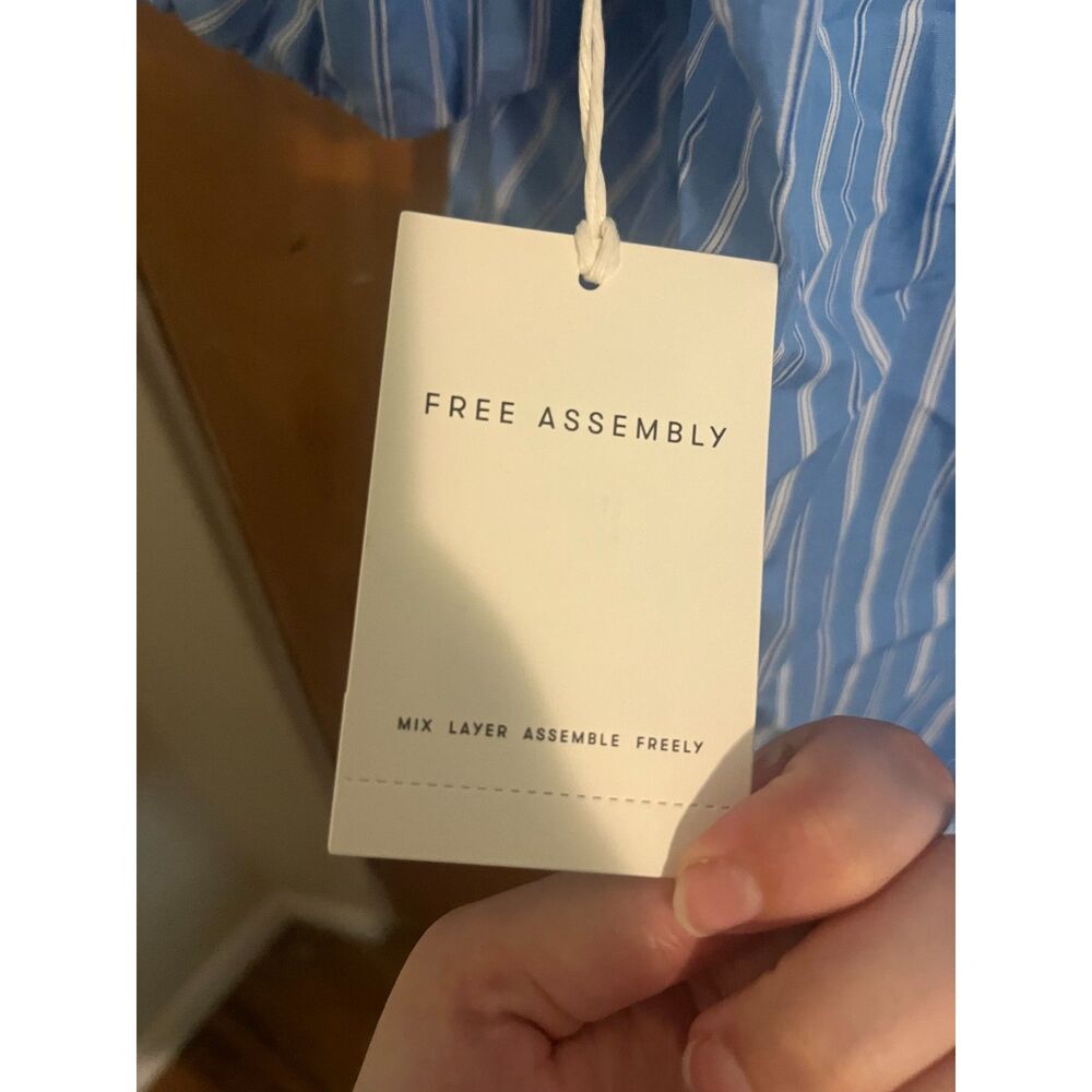 Free Assembly Blouse - Picture 5 of 5